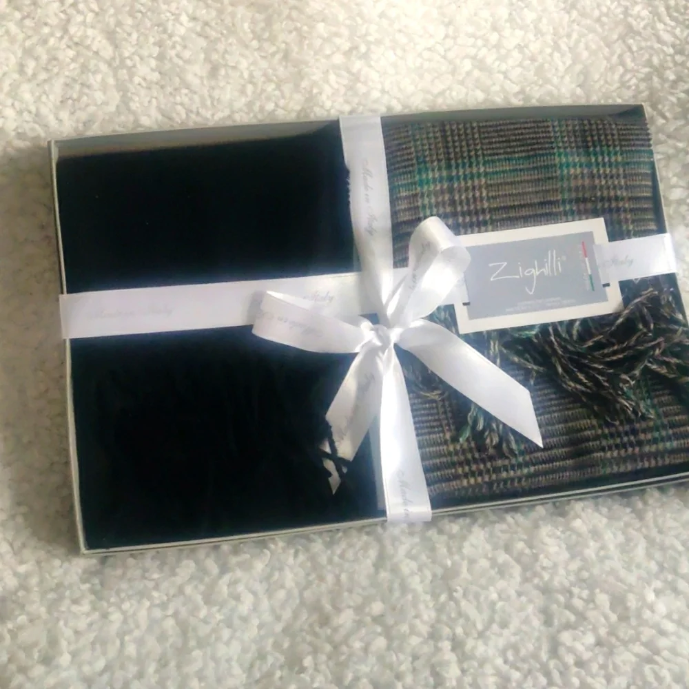 New!Zighilli Mens Two scarves presented in a gift box Y2K Cottagecore Vintage